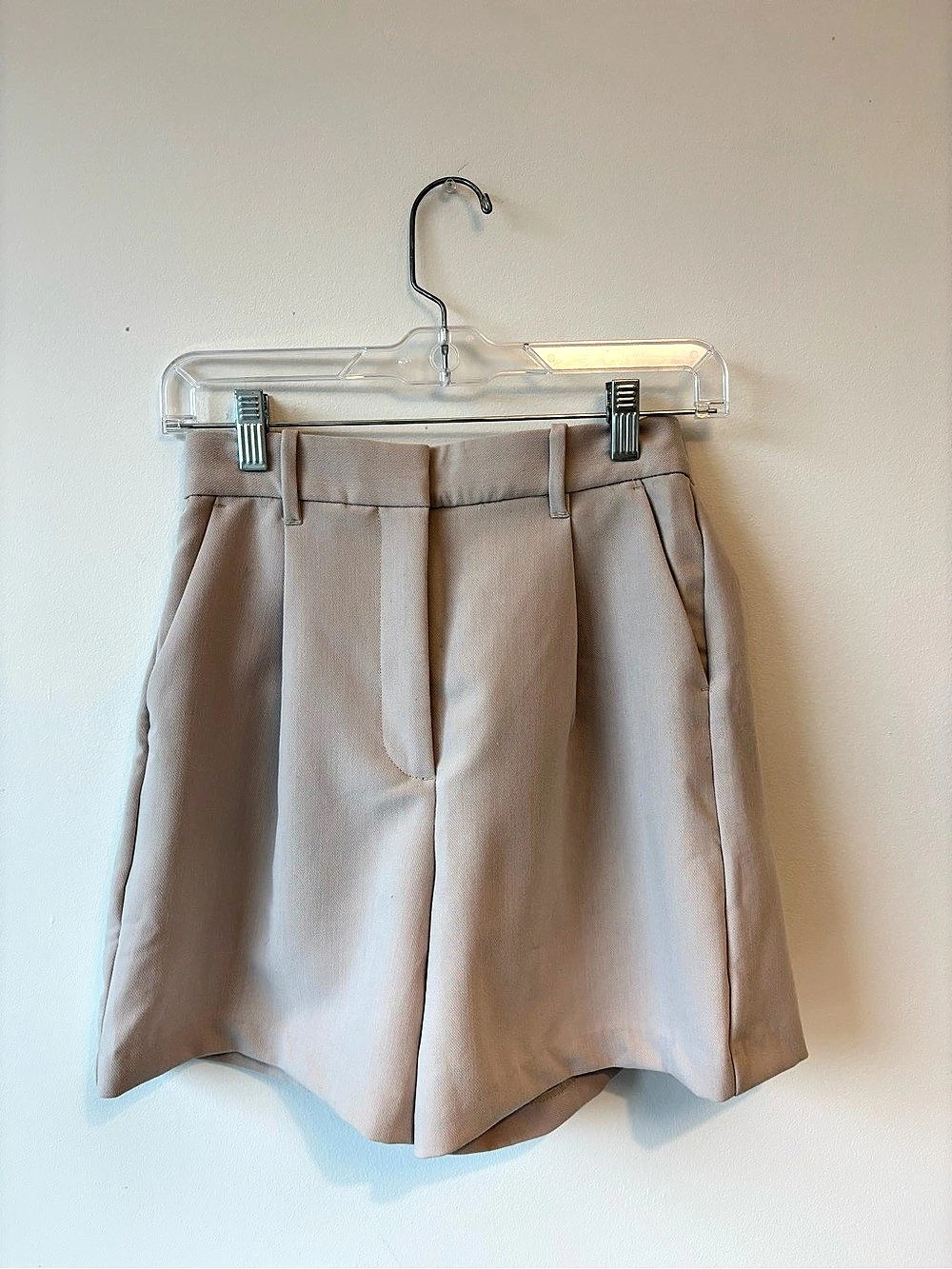 Abercrombie & Fitch High Rise Tailored Short Beige XS